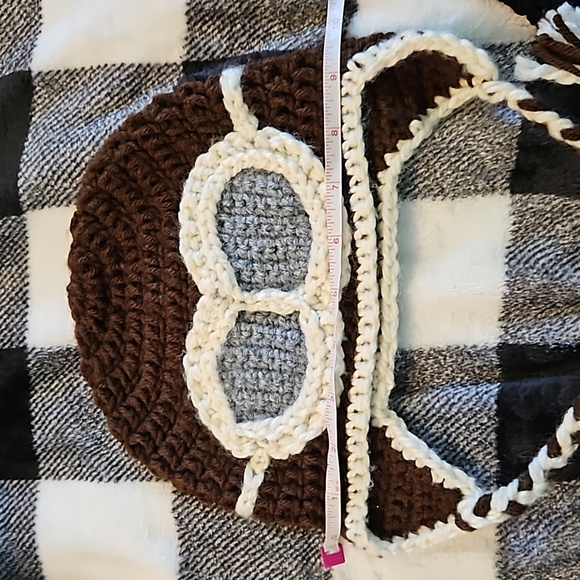 Crochet Aviator Piolet Hat - Picture 3 of 4